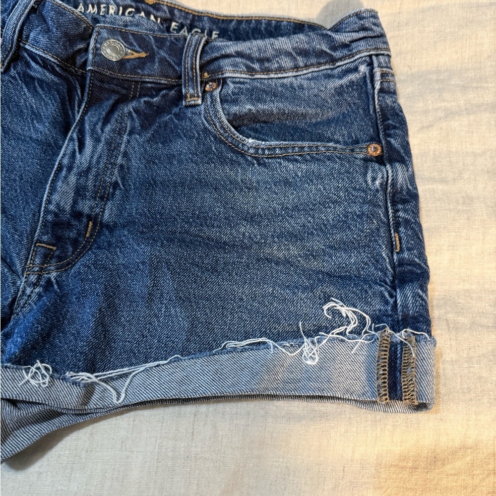 American Eagle Outfitters Women's Distressed Blue Jean Shorts size 6 - Picture 3 of 7